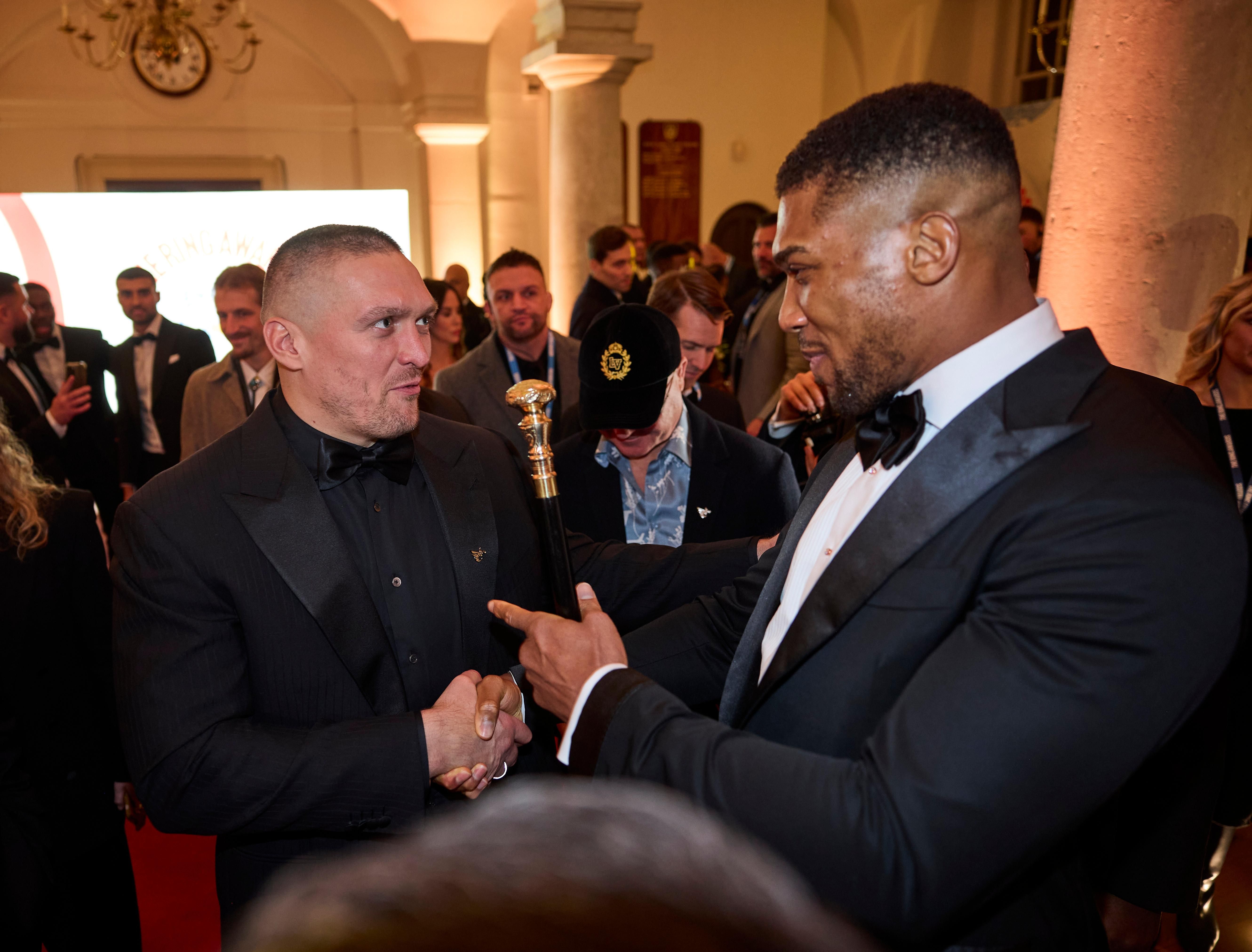 Джошуа звернувся до Усика Джошуа звернувся до Усика