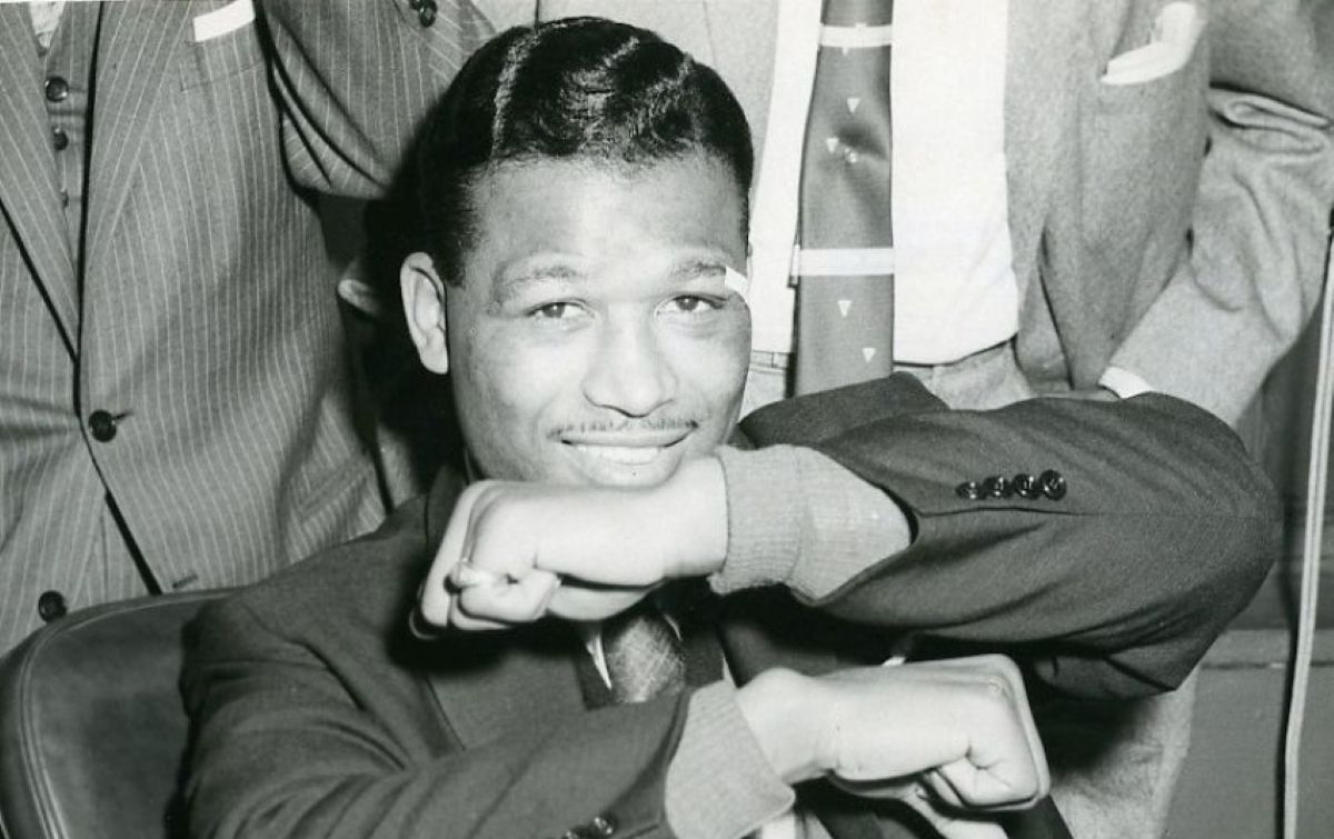 Тони назвал лучшего боксера всех времен Тони назвал лучшего боксера всех времен