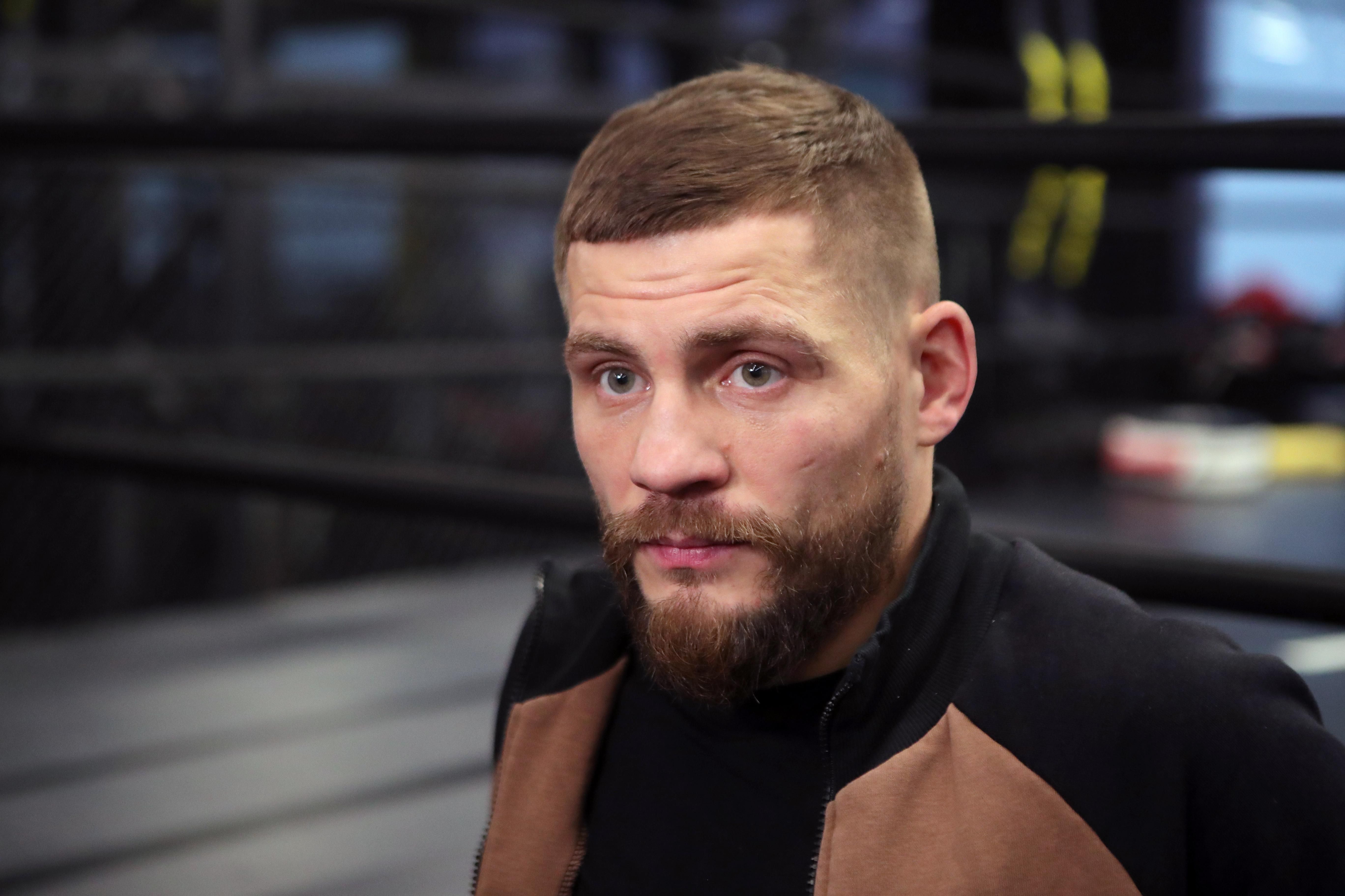 Денис Беринчик отреагировал на поведение Кейшона Дэвиса перед боем Денис Беринчик отреагировал на поведение Кейшона Дэвиса перед боем