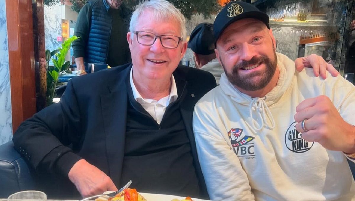 Тайсон Фьюри встретился с легендарным тренером МЮ Алексом Фергюсоном Тайсон Фьюри встретился с легендарным тренером МЮ Алексом Фергюсоном