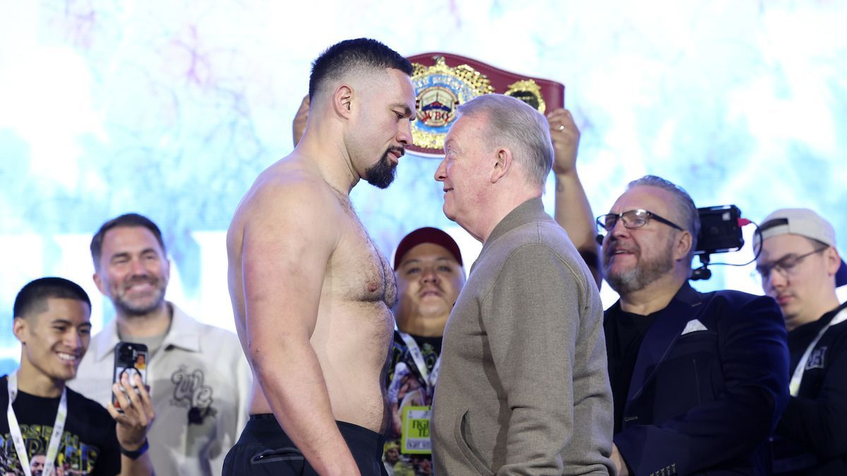 Фрэнк Уоррен сошелся в дуэли взглядов с Джозефом Паркером вместо Мартина Баколе Фрэнк Уоррен сошелся в дуэли взглядов с Джозефом Паркером вместо Мартина Баколе