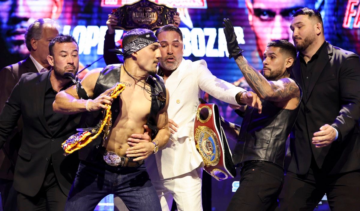 Лопес Барбоса - перша дуель поглядів Лопес Барбоса - перша дуель поглядів