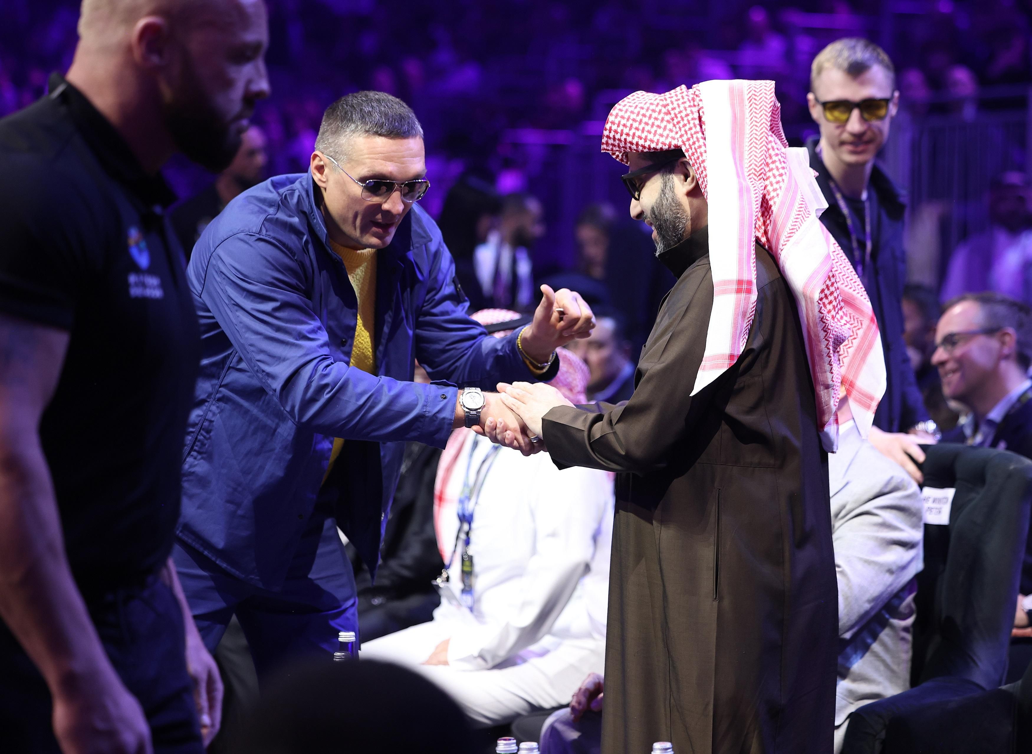 Турки Аль аш-Шейх - Усик назвал человека, который может организовать реванш с Дюбуа Турки Аль аш-Шейх - Усик назвал человека, который может организовать реванш с Дюбуа