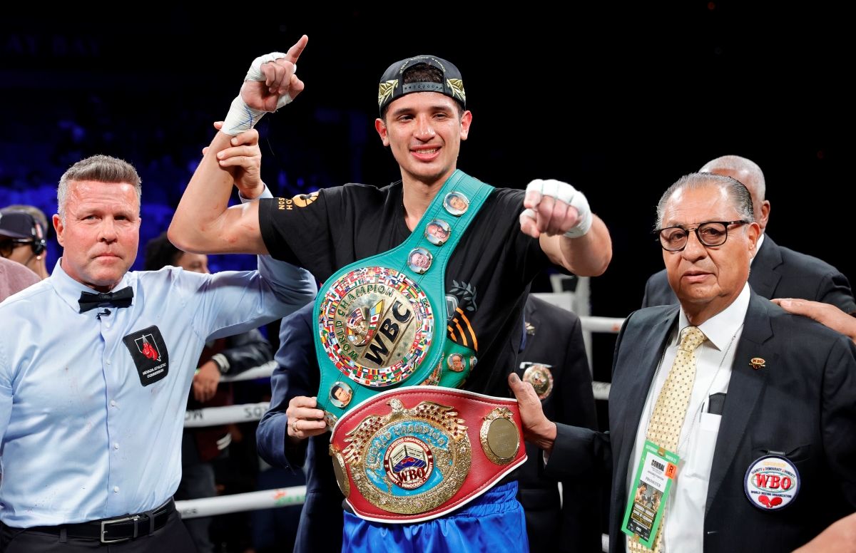 Себастьян Фундора - WBO приказала американцу драться против Ксандера Заяса Себастьян Фундора - WBO приказала американцу драться против Ксандера Заяса