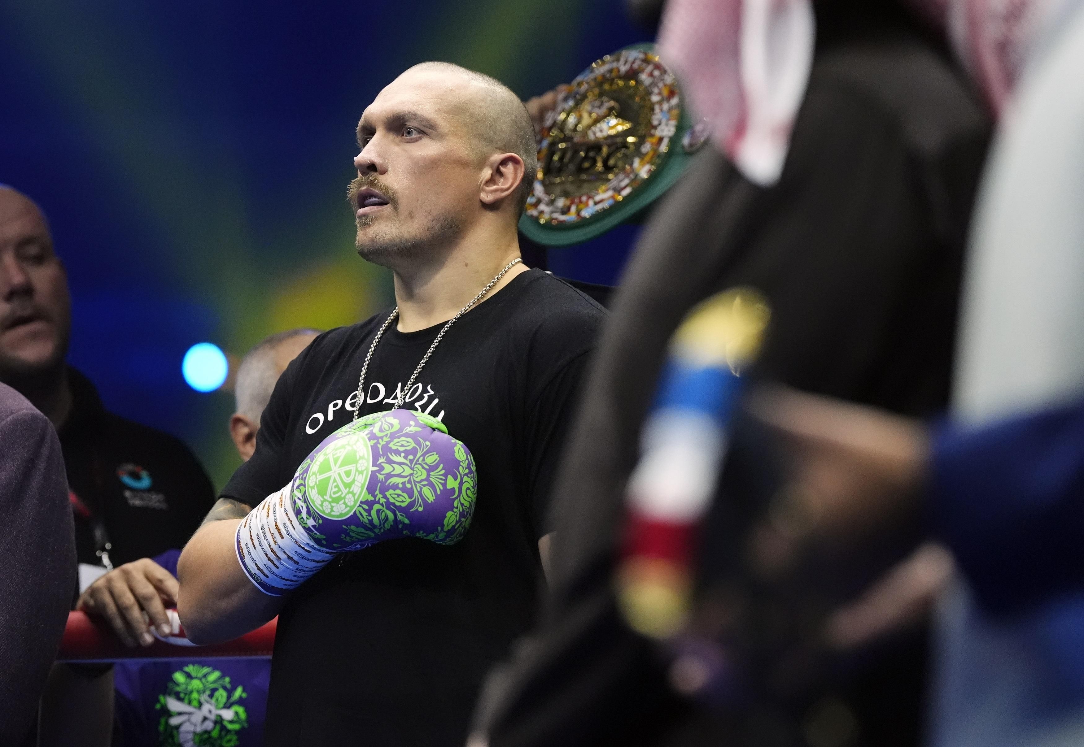 Сергей Лапин рассказал, когда Александр Усик завершит карьеру Сергей Лапин рассказал, когда Александр Усик завершит карьеру