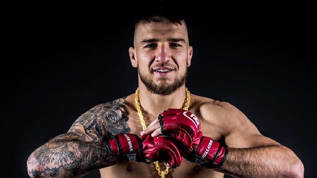 Ярослав Амосов - де хоче продовжити кар'єру український боєць MMA Ярослав Амосов - де хоче продовжити кар'єру український боєць MMA