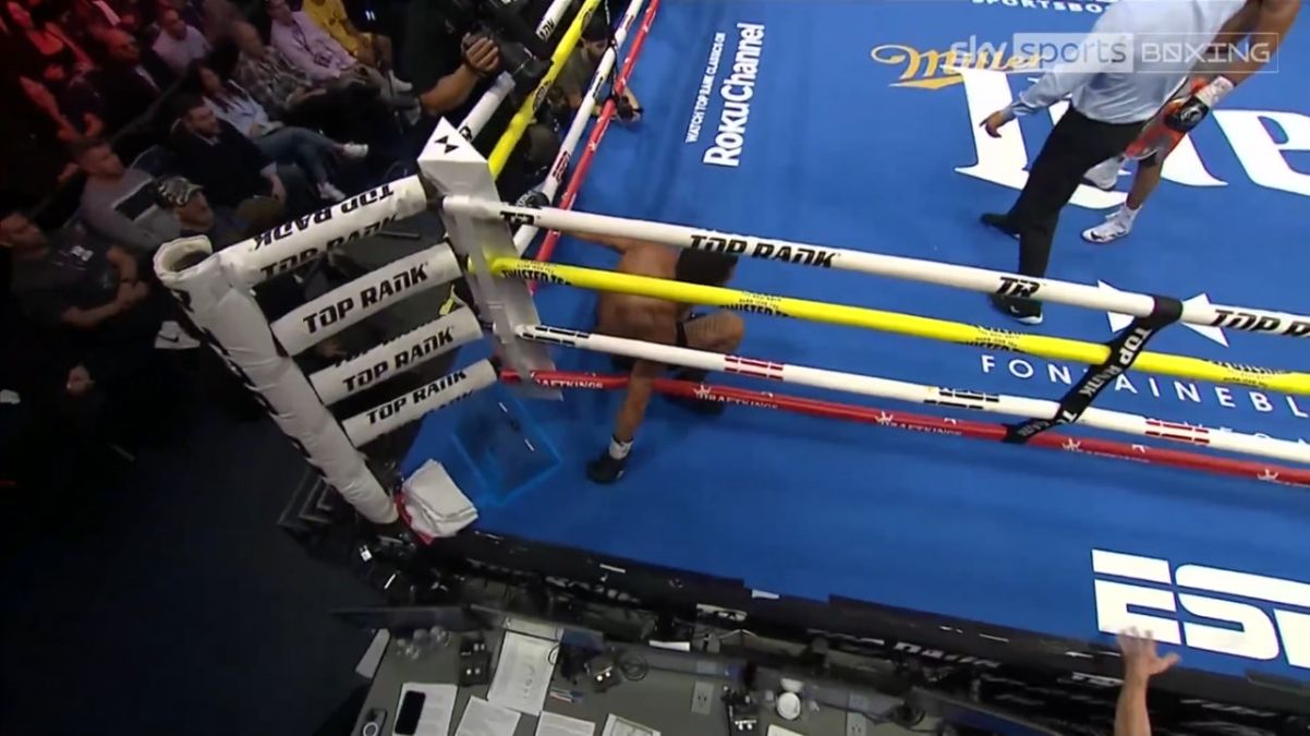 Норман нокаутував Куеваса Норман нокаутував Куеваса