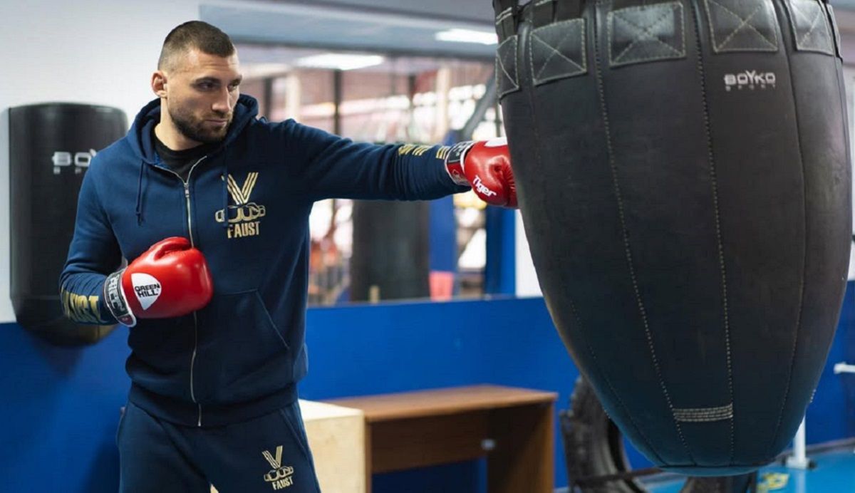 Виктор Выхрист прокомментировал свой победный бой над Райделлом Букером Виктор Выхрист прокомментировал свой победный бой над Райделлом Букером