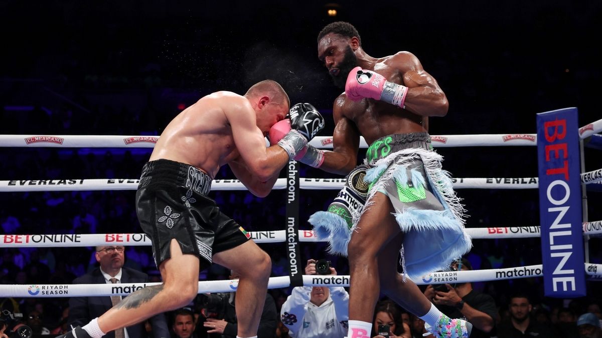 Джарон Эннис досрочно победил Эймантаса Станиониса - видео Джарон Эннис досрочно победил Эймантаса Станиониса - видео