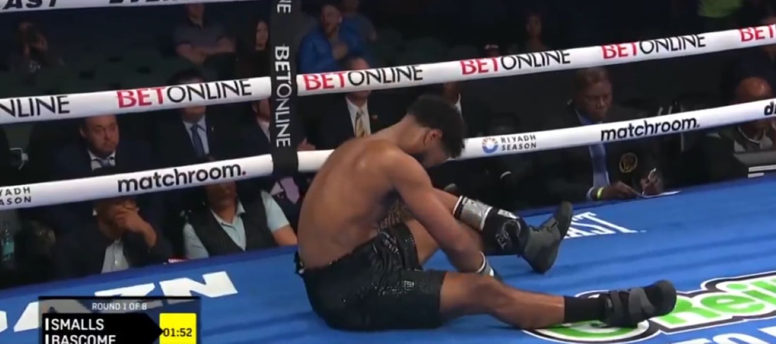 Американец Тамир Смоллз нокаутировал бермудца Эрла Баскома - видео нокаута Американец Тамир Смоллз нокаутировал бермудца Эрла Баскома - видео нокаута