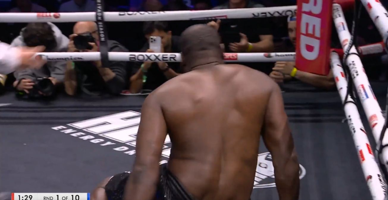 Фрейзер Кларк відправив в нокаут Ебенезера Тетте - дивіться онлайн відео Фрейзер Кларк відправив в нокаут Ебенезера Тетте - дивіться онлайн відео