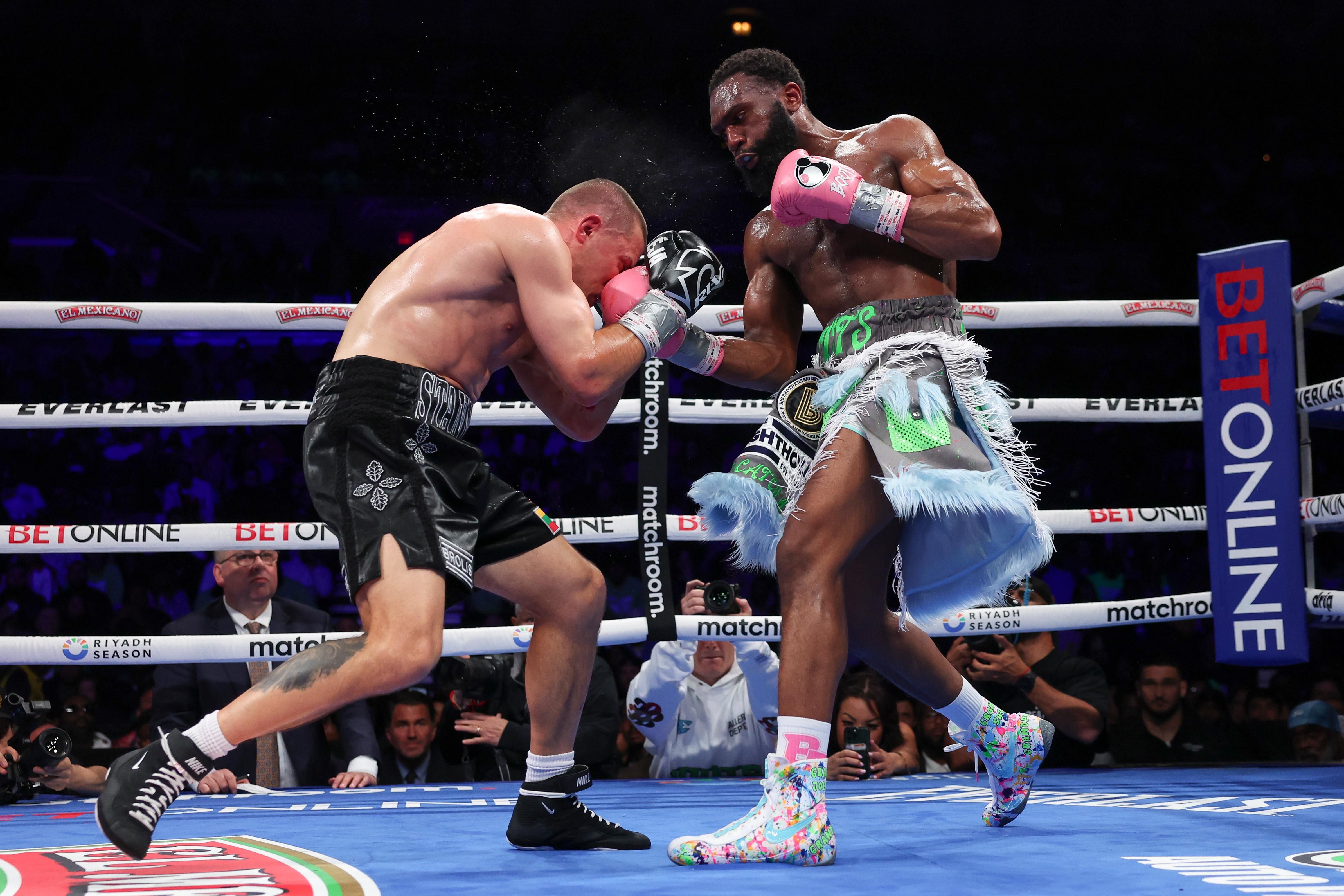 Джарон Эннис - американский боксер стал суперчемпионом WBA Джарон Эннис - американский боксер стал суперчемпионом WBA