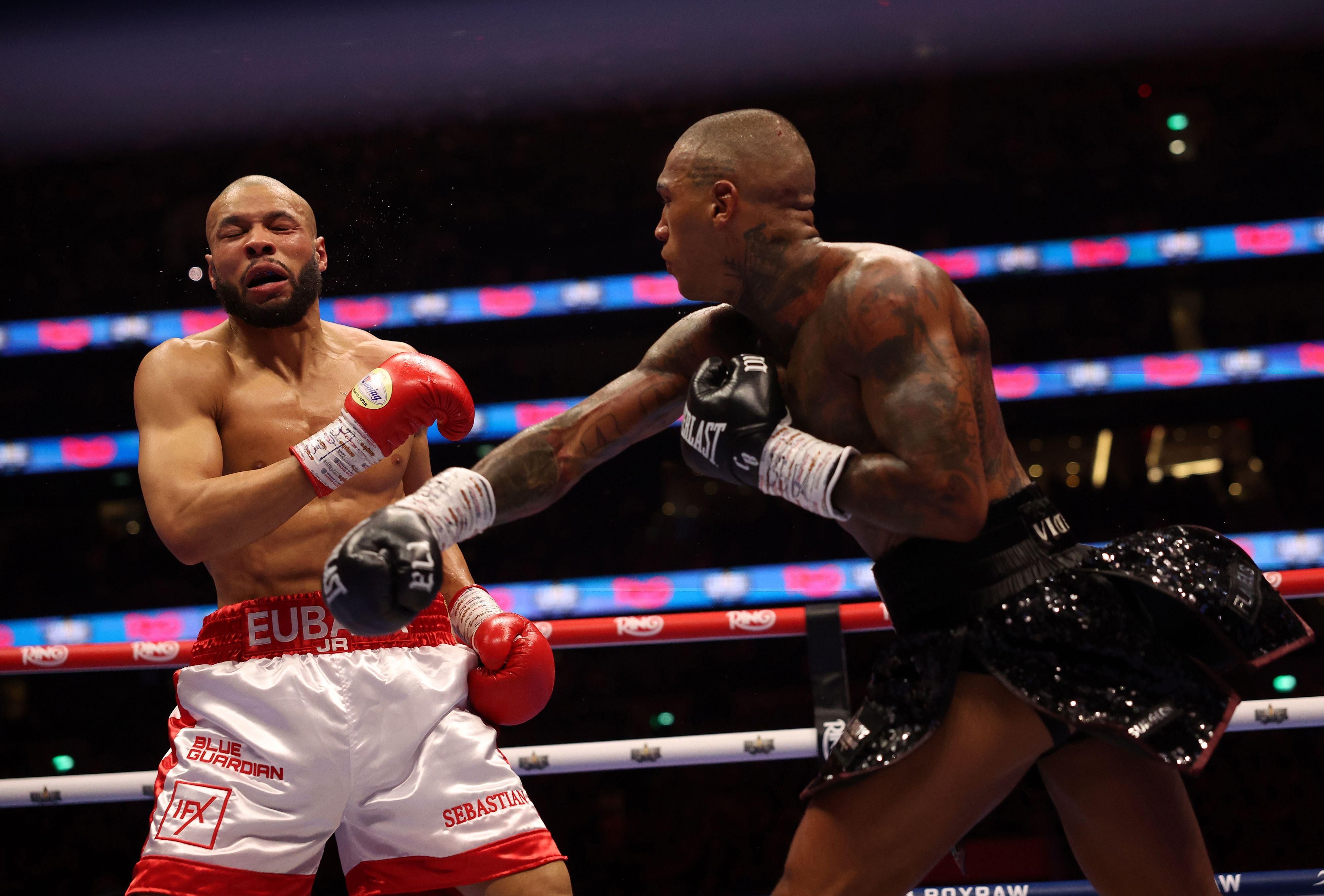 Крис Юбенк - что известно о состоянии здоровья боксера после боя против Бенна Крис Юбенк - что известно о состоянии здоровья боксера после боя против Бенна