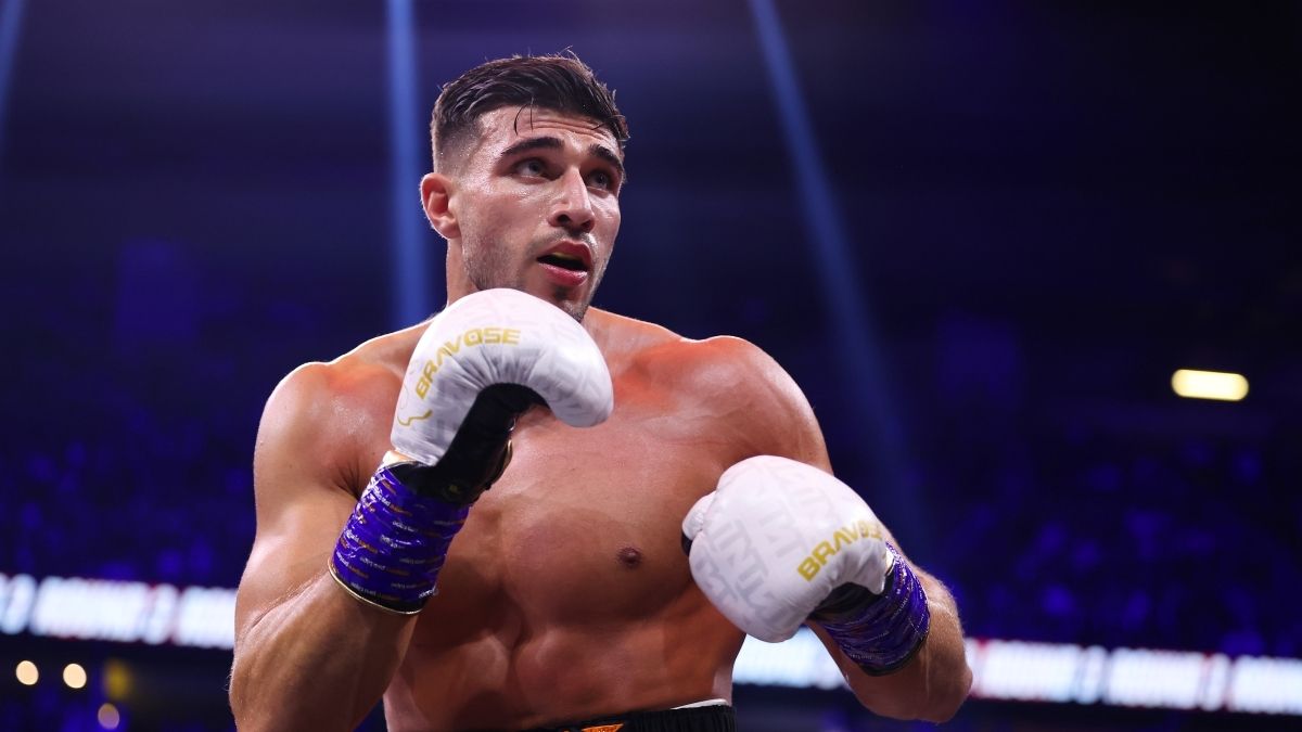 Томмі Ф'юрі - британський боксер зухвало звернувся до Джейка Пола Томмі Ф'юрі - британський боксер зухвало звернувся до Джейка Пола