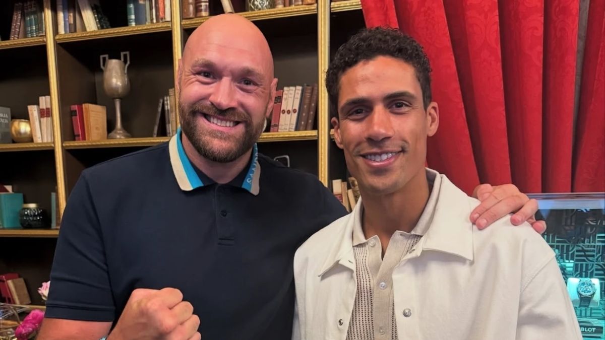 Тайсон Ф'юрі зустрів Рафаеля Варана на матчі Комо Інтер у Серії А Тайсон Ф'юрі зустрів Рафаеля Варана на матчі Комо Інтер у Серії А