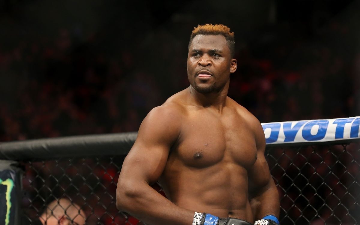 Камерунский боец Фрэнсис Нганну может вернуться в UFC