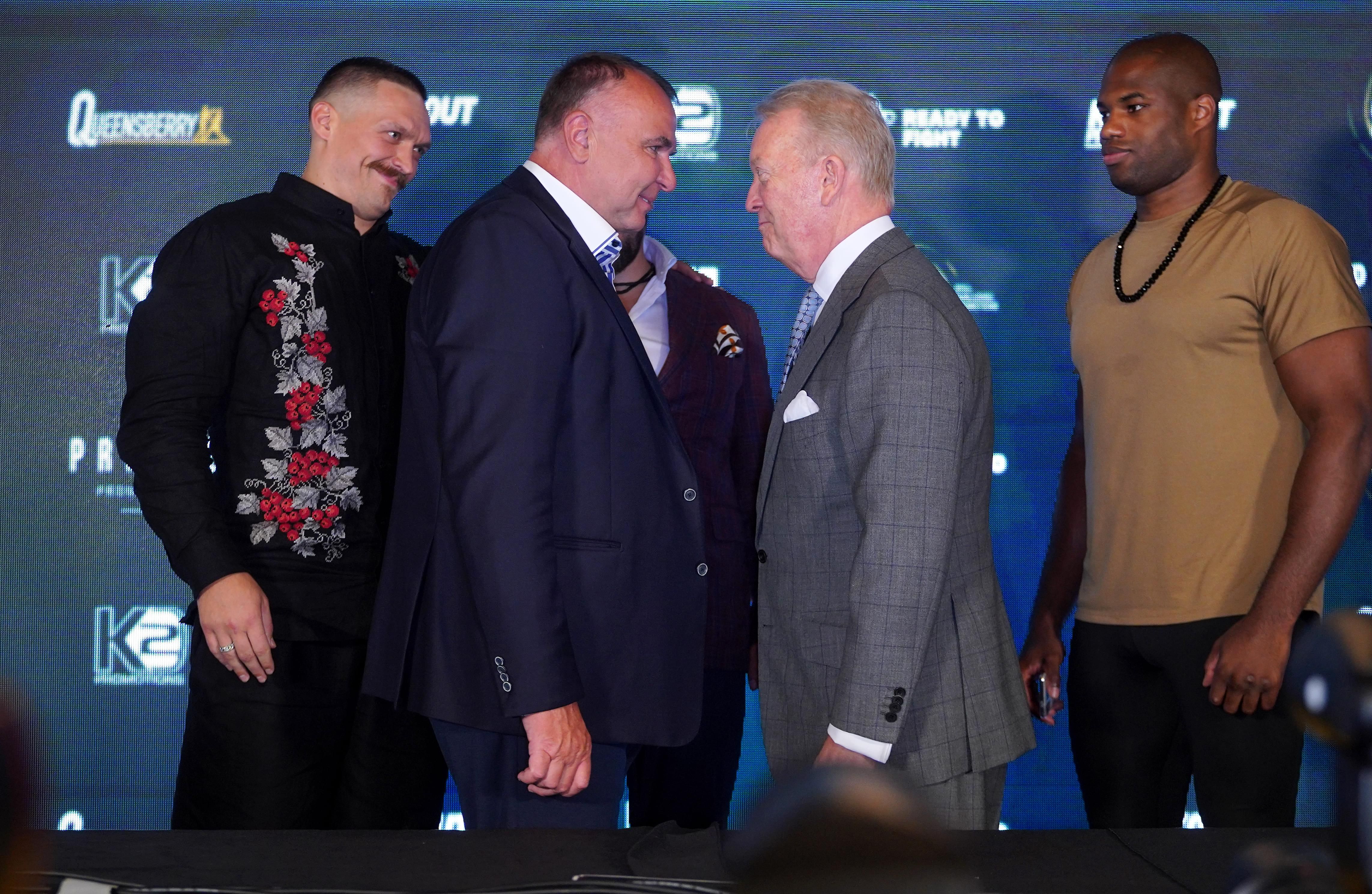 Фрэнк Уоррен раскрыл имя преемника Александра Усика на вершине хевивейта Фрэнк Уоррен раскрыл имя преемника Александра Усика на вершине хевивейта