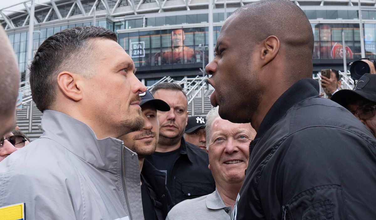 Александр Усик отреагировал на крики Даниэля Дюбуа во время дуэли взглядов в Лондоне Александр Усик отреагировал на крики Даниэля Дюбуа во время дуэли взглядов в Лондоне