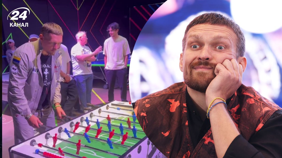 Усик зіграв у футбол із дівчинкою перед зважуванням 18 липня Усик зіграв у футбол із дівчинкою перед зважуванням 18 липня