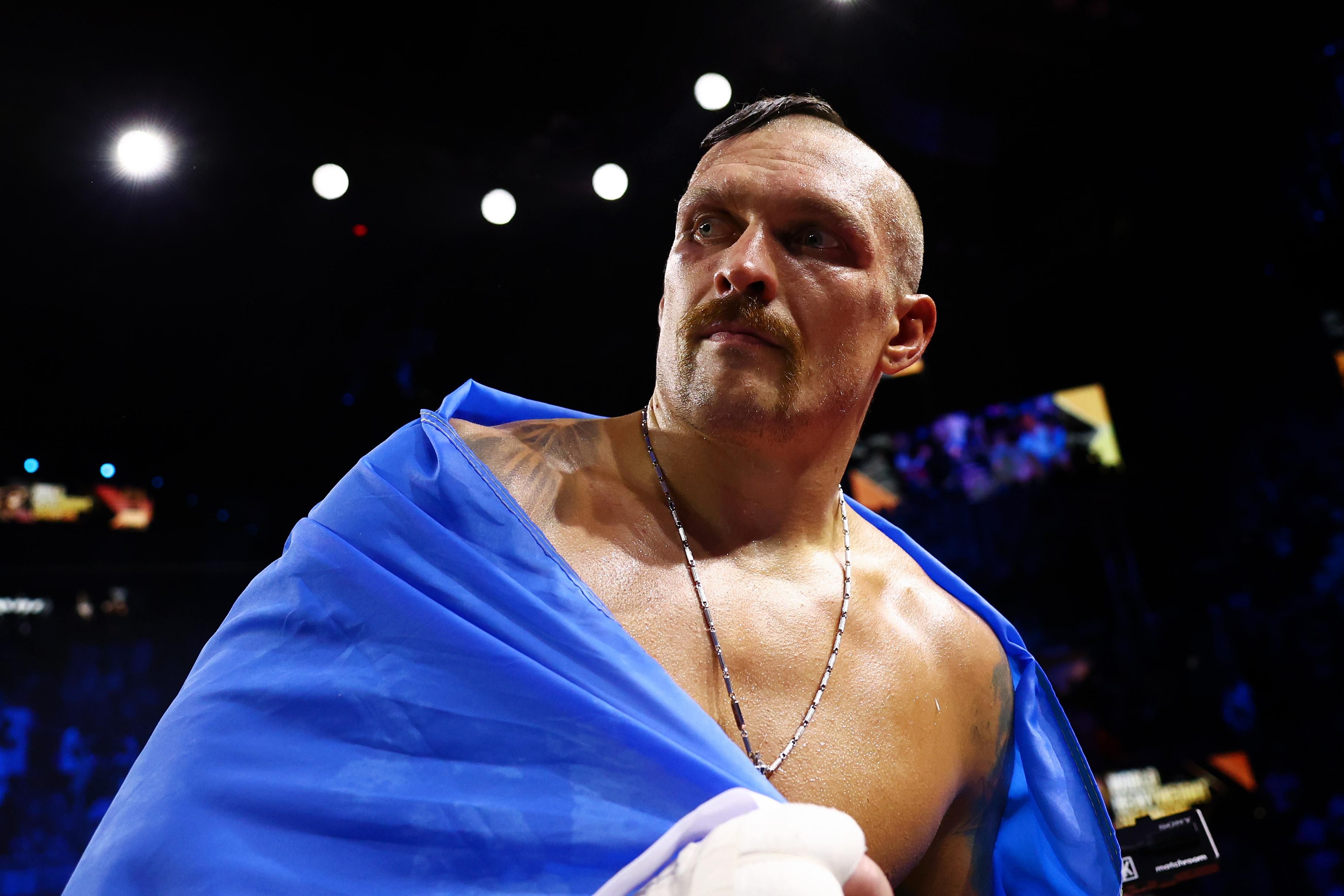 Усик Дюбуа - як Надя Дорофєєва виконала гімн України перед реваншем