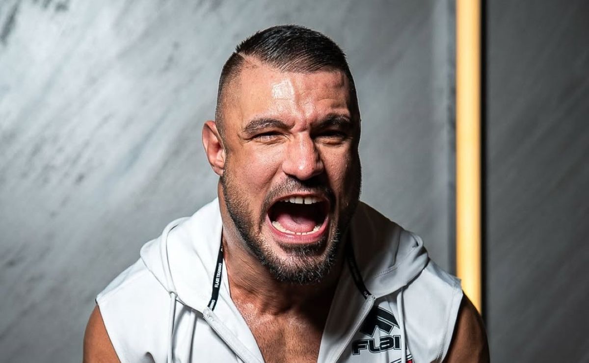 Георгі Валентінов відкусив вухо Мітко Ілієву на турніру з ММА у Болгарії Георгі Валентінов відкусив вухо Мітко Ілієву на турніру з ММА у Болгарії