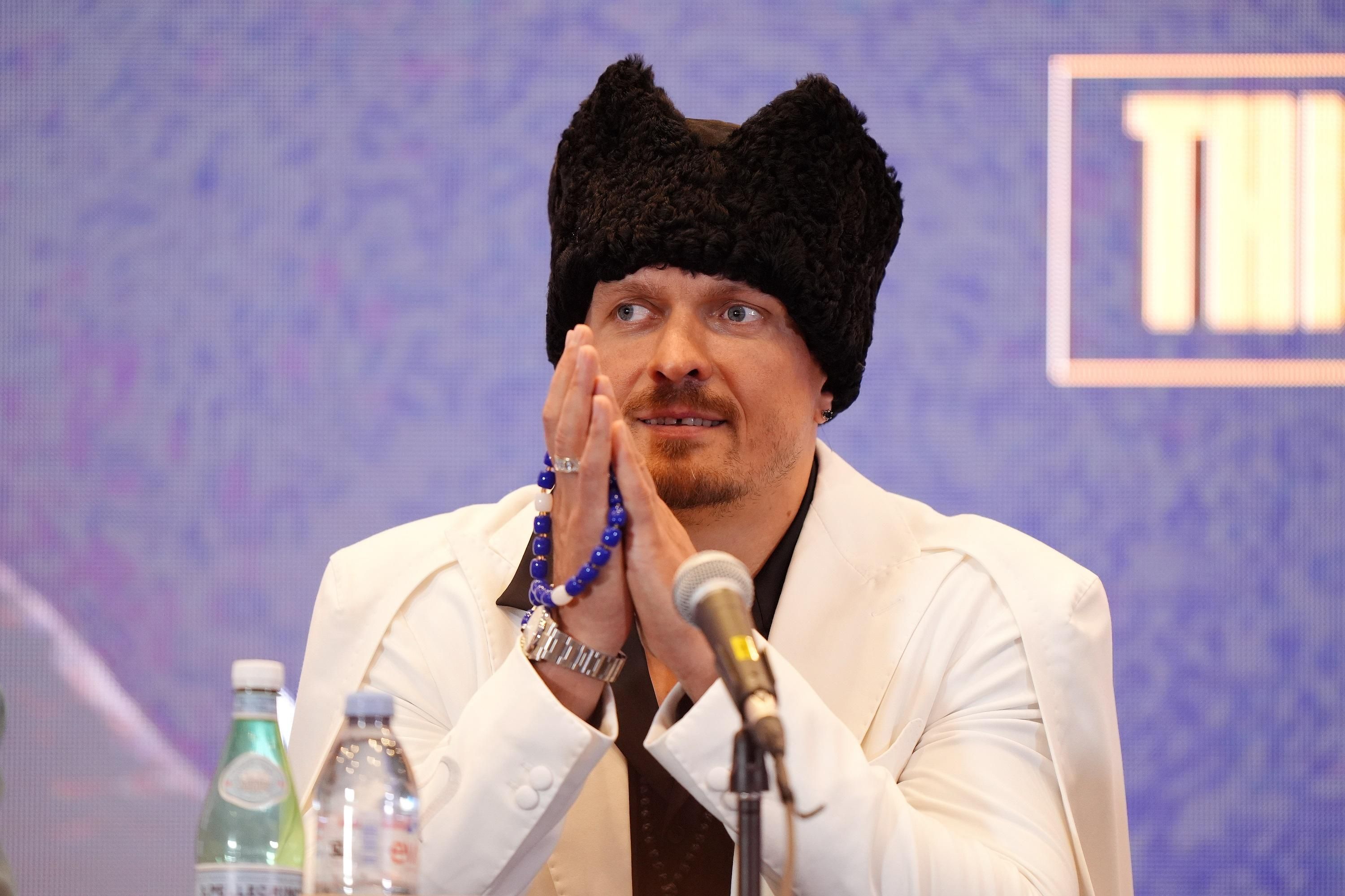 Усик отримав виклик на бій - хто хоче битись з українським боксером Усик отримав виклик на бій - хто хоче битись з українським боксером