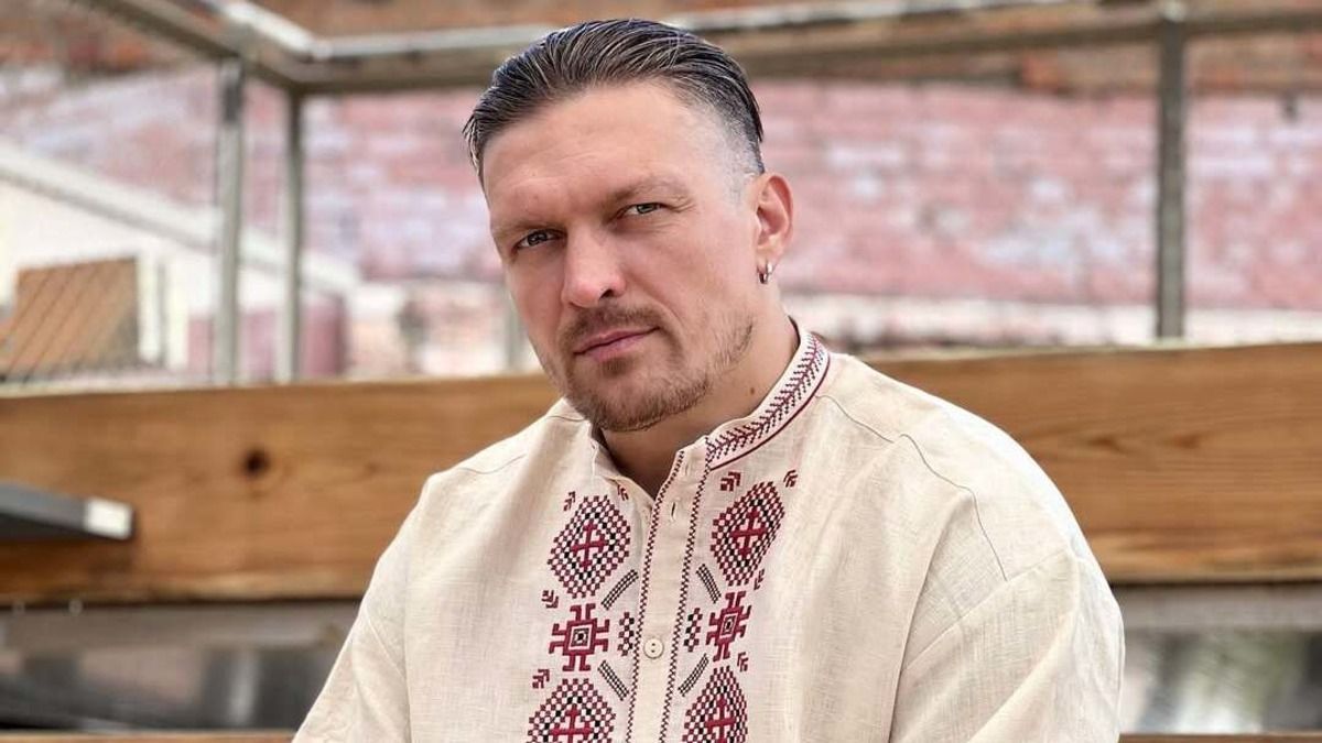 Олександр Усик показав тату та пояснив їх значення - які тату має боксер Олександр Усик показав тату та пояснив їх значення - які тату має боксер
