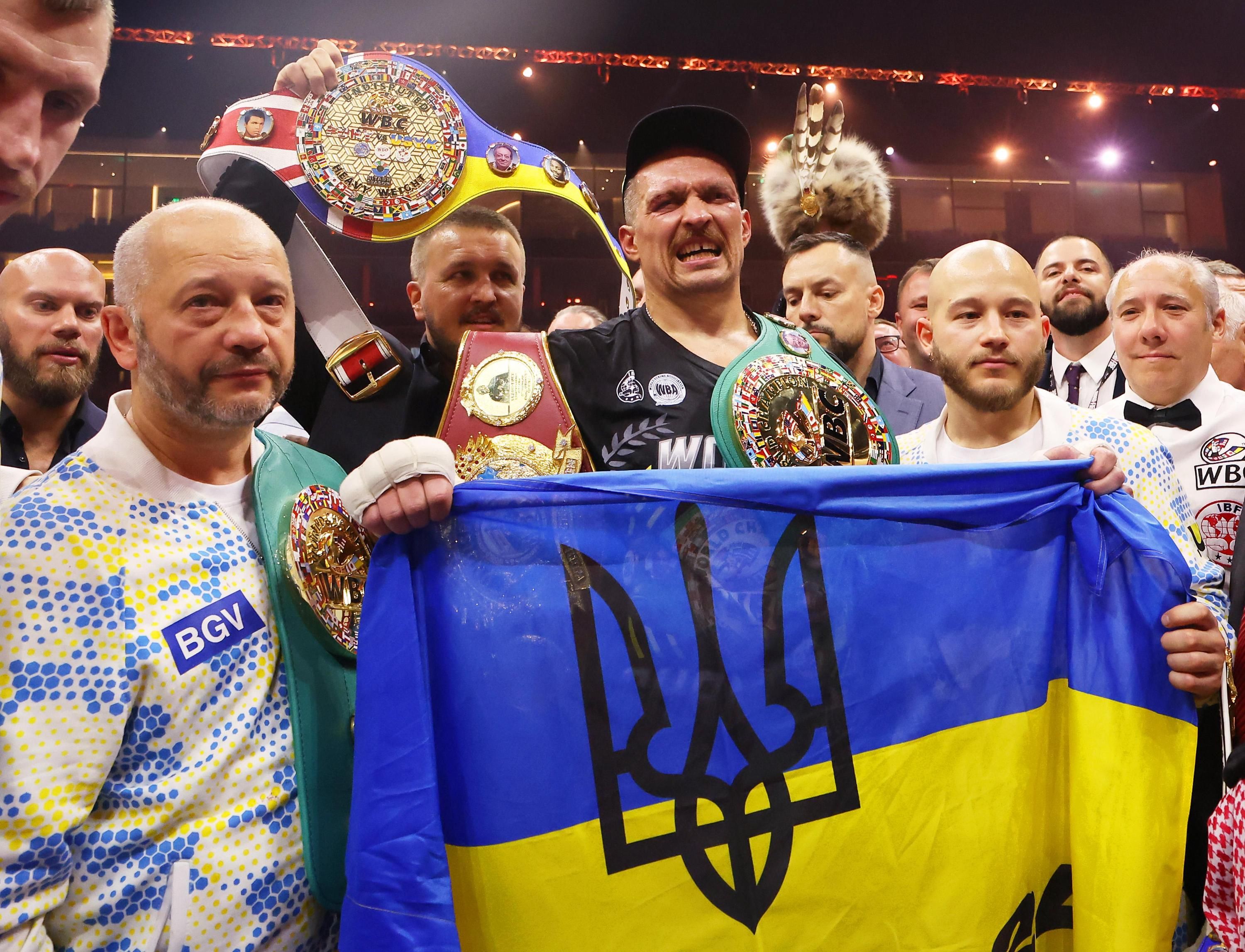 Тоні Белью спрогнозував переможця бою Усик – Холіфілд