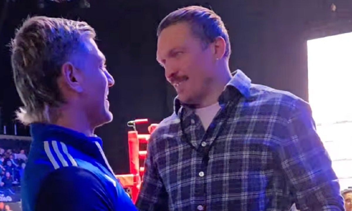 Александр Усик встретился с Клементе Руссо в Ливерпуле Александр Усик встретился с Клементе Руссо в Ливерпуле