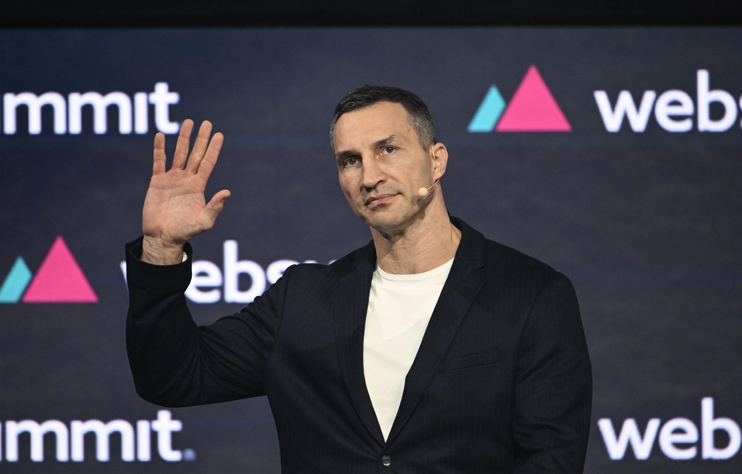 Володимира Кличка розкритикував тренер Агіта Кабаєла - відома причина Володимира Кличка розкритикував тренер Агіта Кабаєла - відома причина