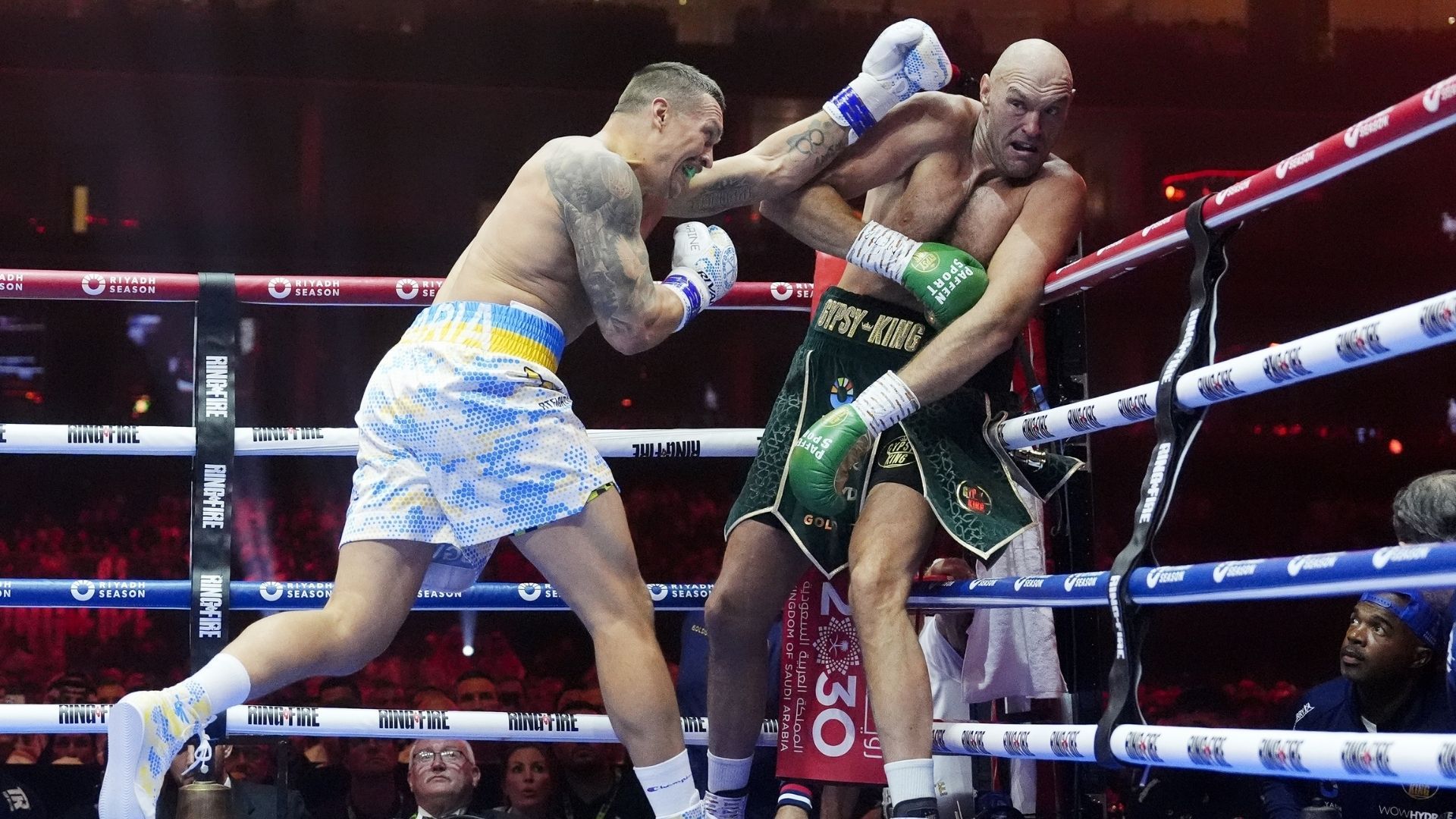 Александр Усик - за что критикуют чемпиона мира по боксу