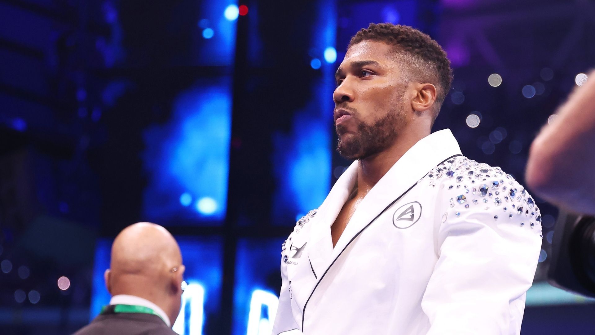 Энтони Джошуа - боксер потерял 11 миллионов фунтов из-за завершения карьеры