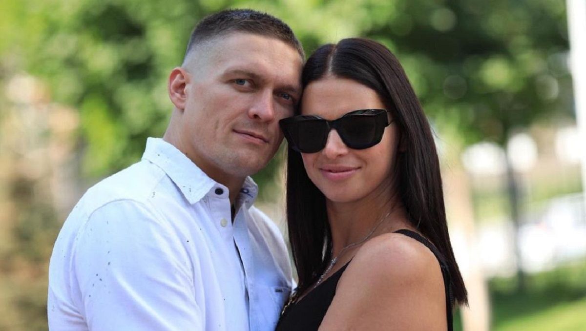 Первый поцелуй Усика с женой - боксер рассказал, как он произошел