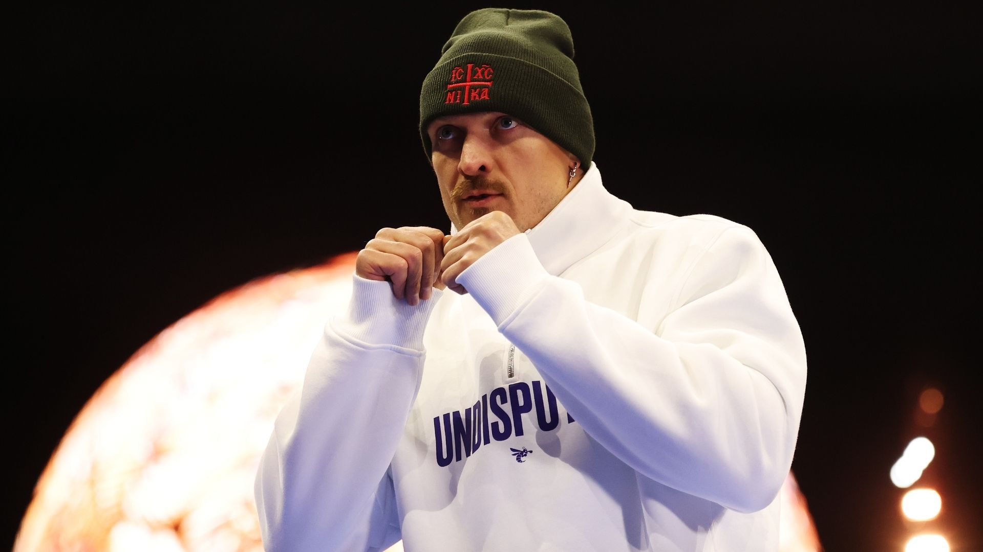 Усик - Верховен - прогноз на бій від ексчемпіона світу - хто виграє пояс WBC