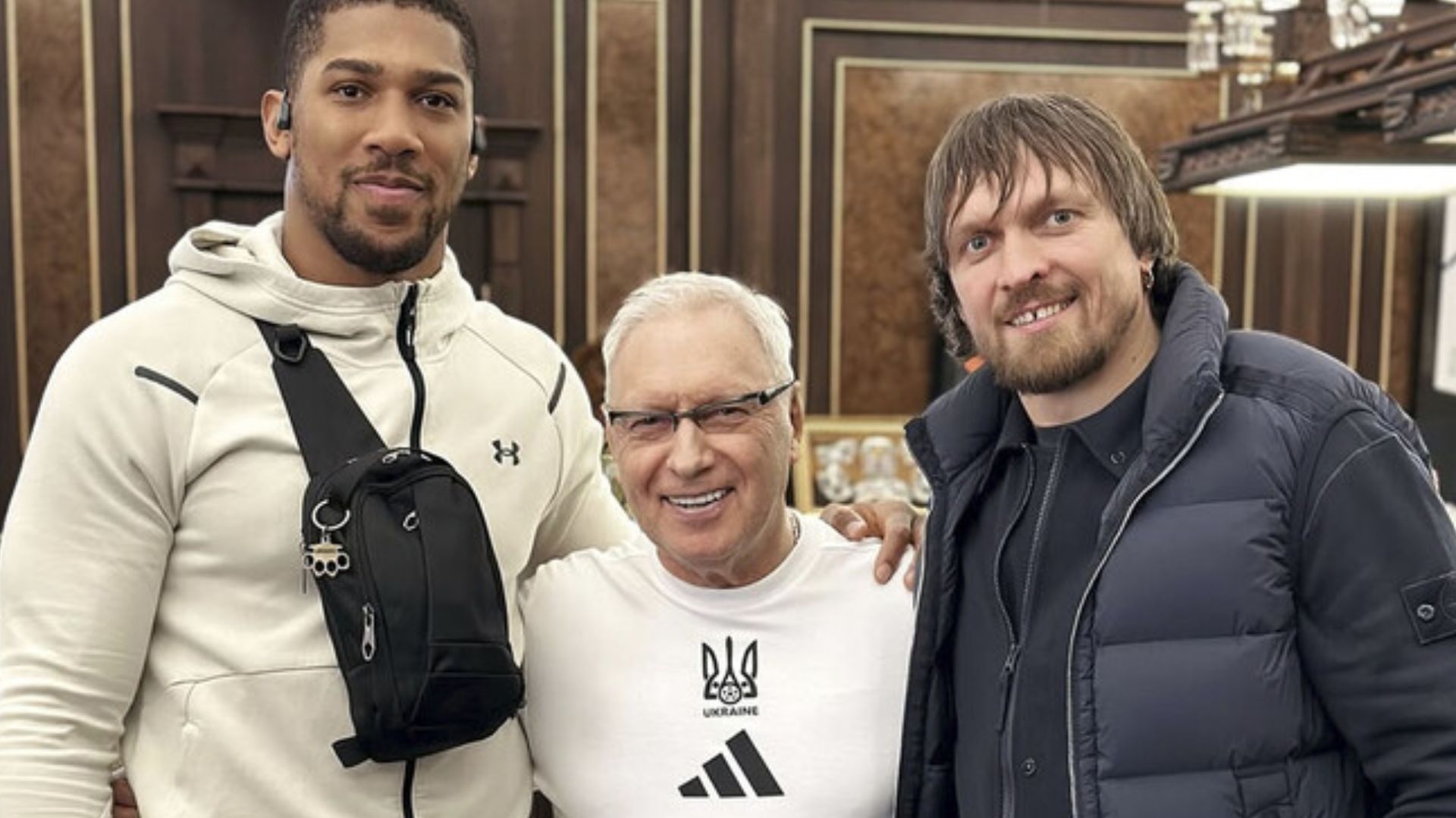 Усик и Джошуа - почему Околи раскритиковал совместные действия боксеров