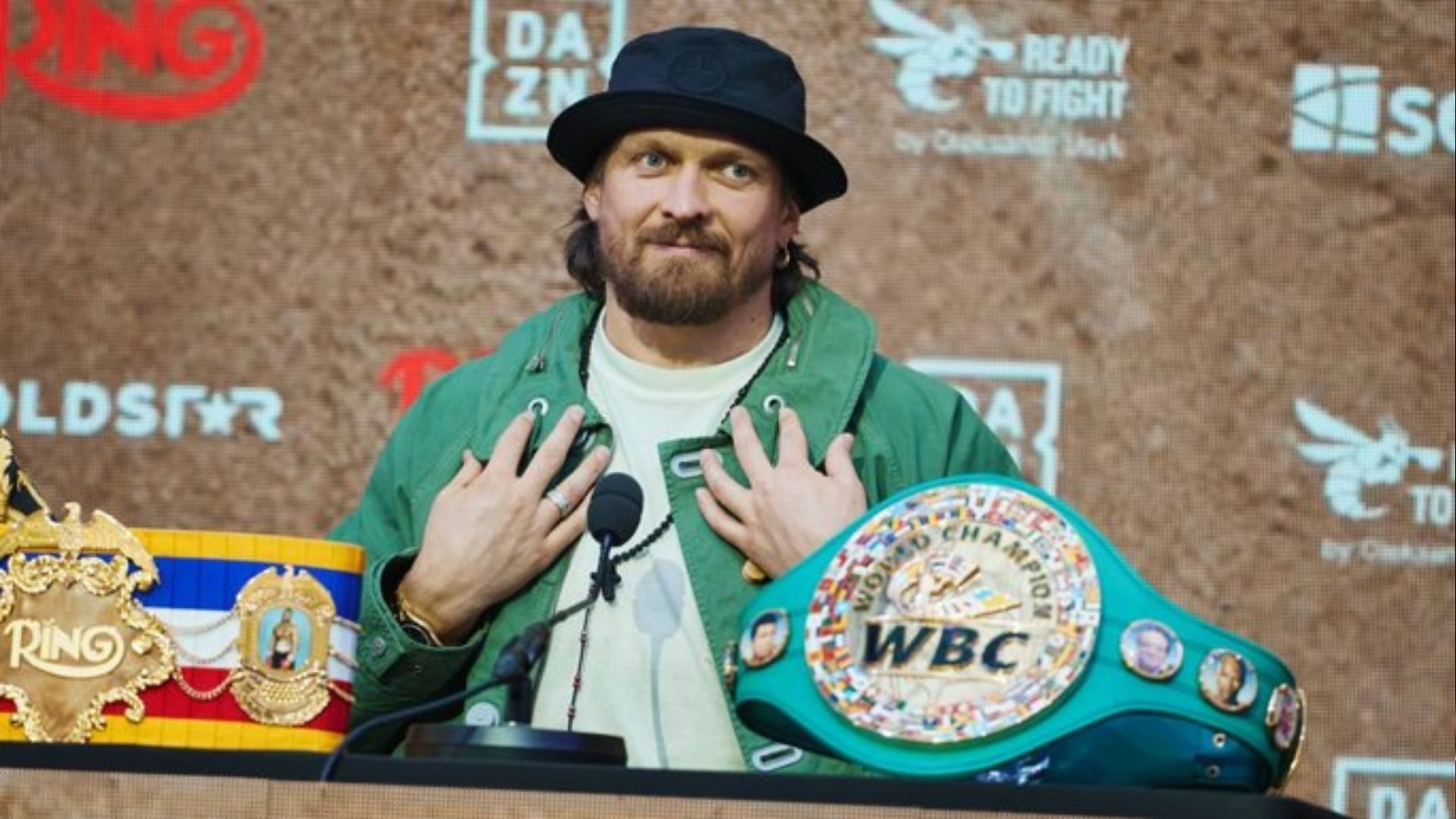 Усик завершує кар'єру - боксер повідомив, що хоче працювати на телебаченні