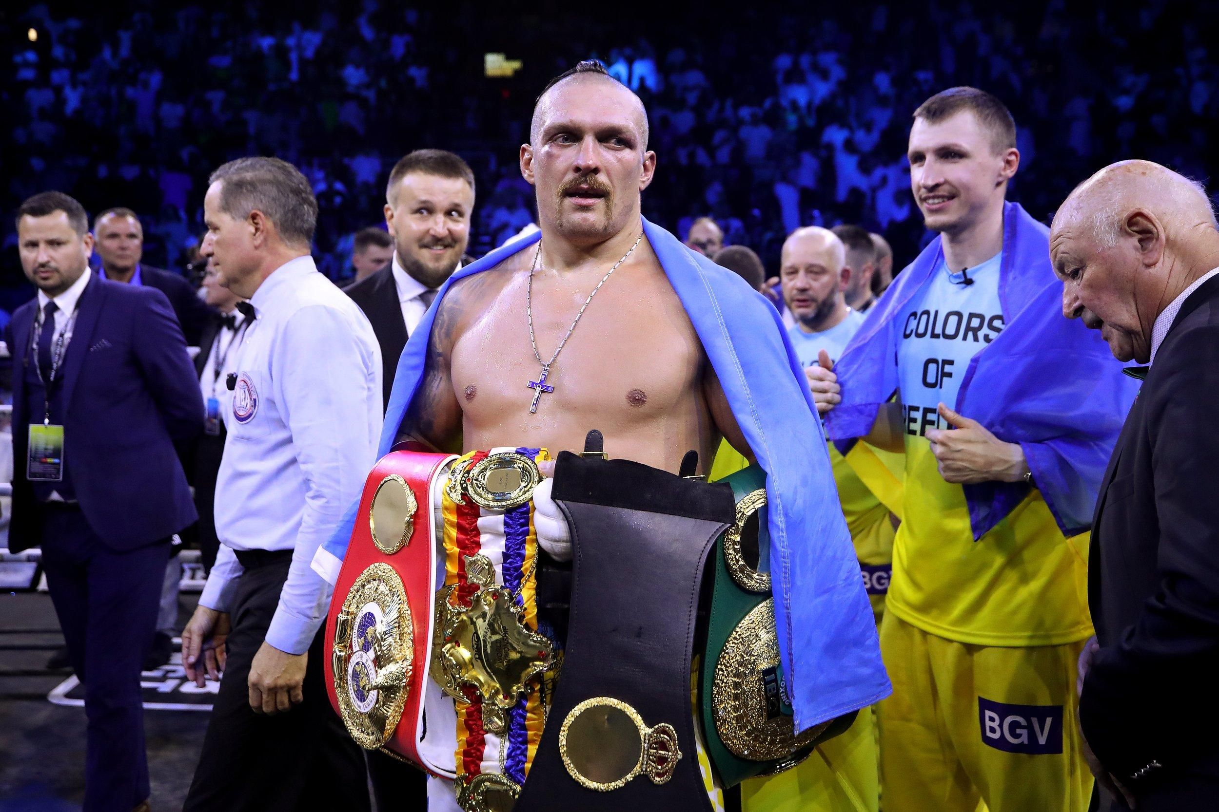Усик повернувся до рейтингу WBO після відмови від чемпіонських поясів
