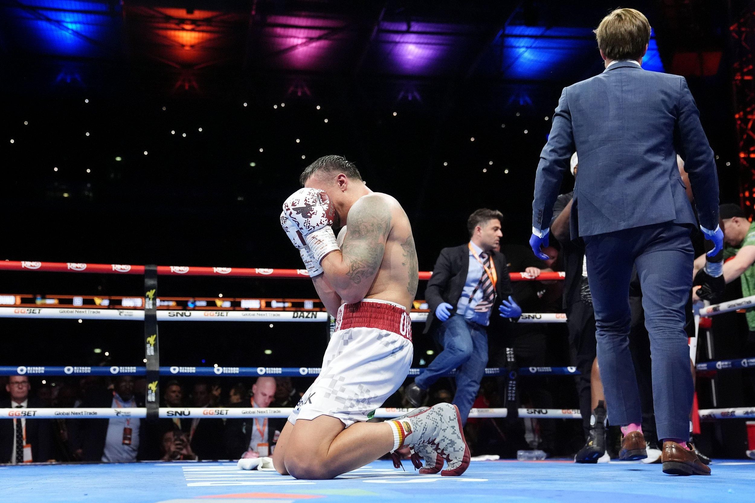 Олександр Усик має за своєю спиною не лише перемоги Олександр Усик має за своєю спиною не лише перемоги